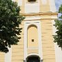 Alphorn vor der Kirche